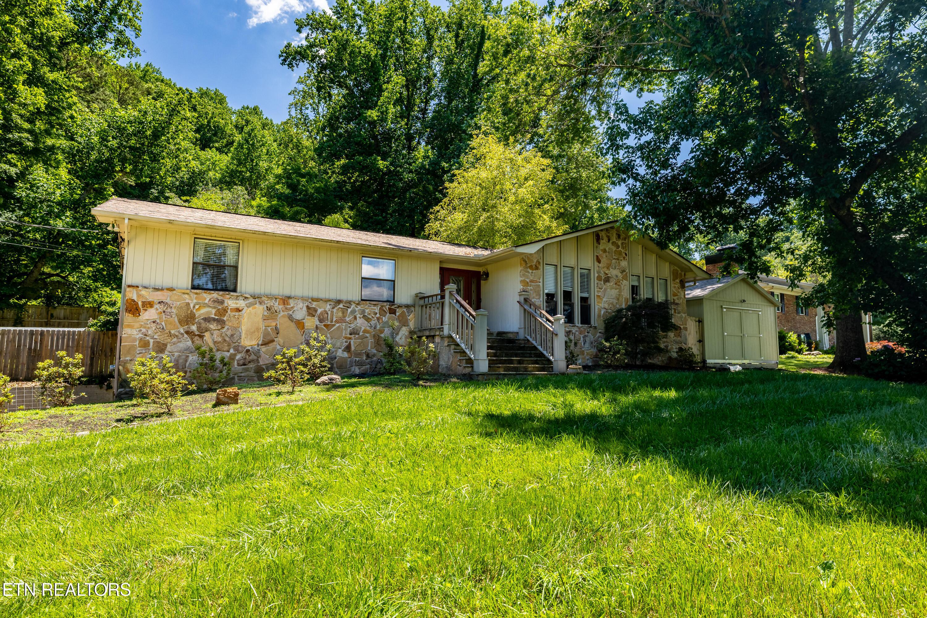 Image 2: Curb Appeal