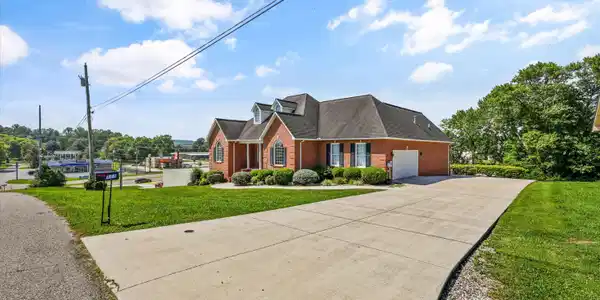 Image 4: 04-111 Colonial Heights 36