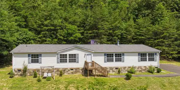 835 Mountain View Rd