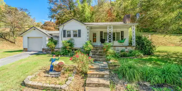Image 2: 1-web-or-mls-858 N. Shiloh Road-44