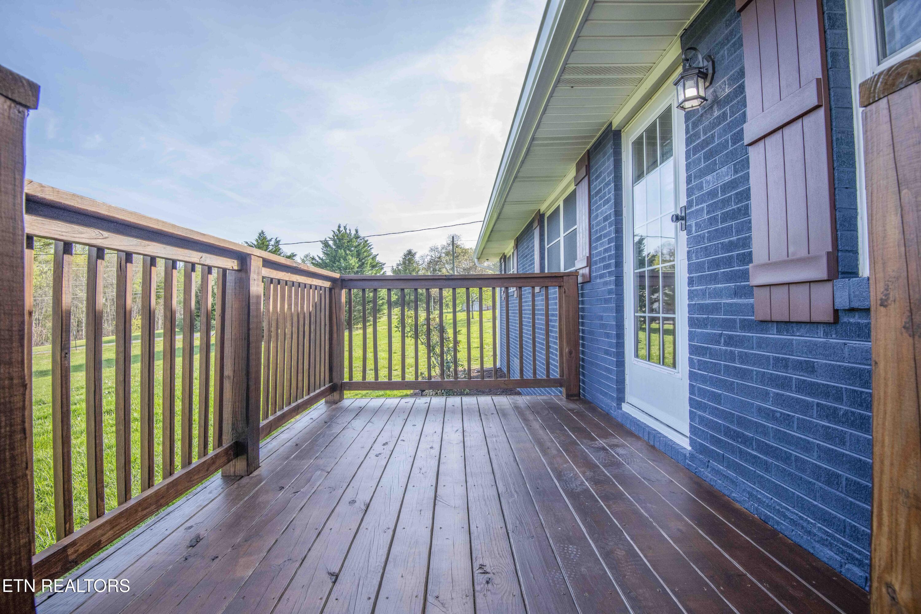 Image 4: exterior_1