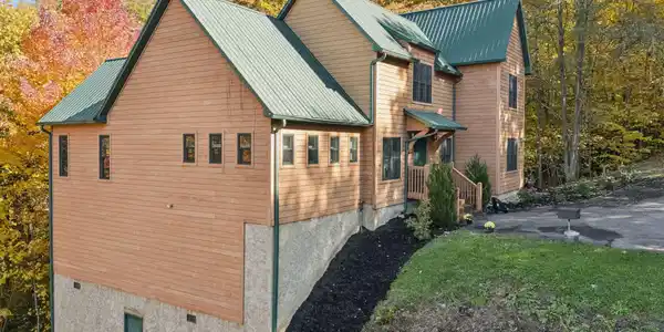 Image 3: 4-3751 Cinnamon Way - 004
