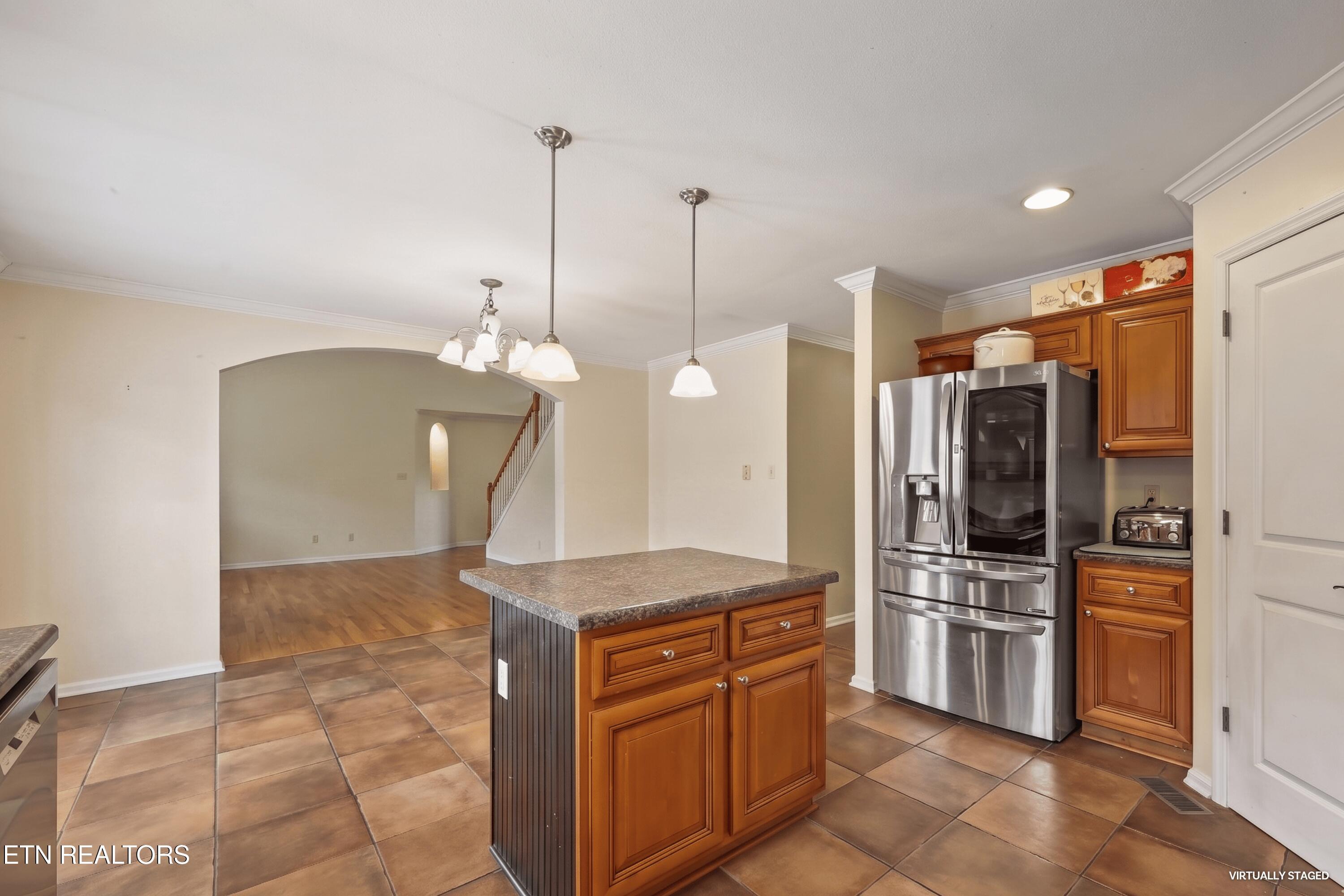 Image 3: Kitchen