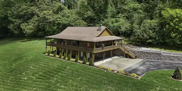 576 Holston Shores Drive