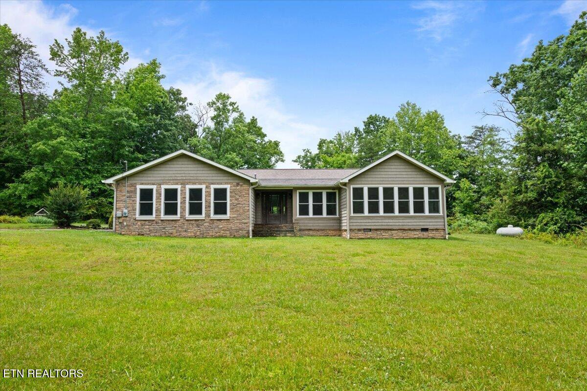 Image 2: 02-185 Valley View Ln