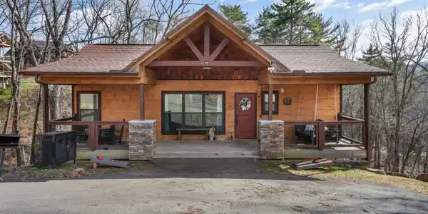 Image 2: 2529 Mountain Holly Way-01