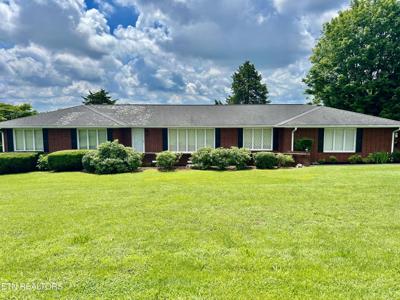 1427 Laurel Hills Circle