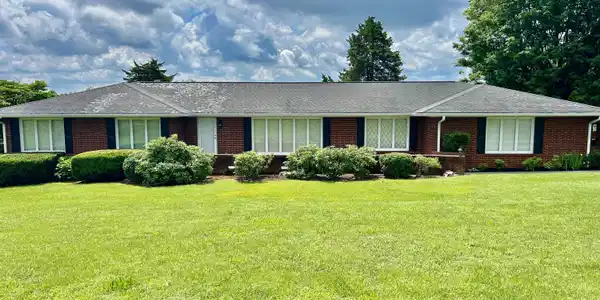 1427 Laurel Hills Circle