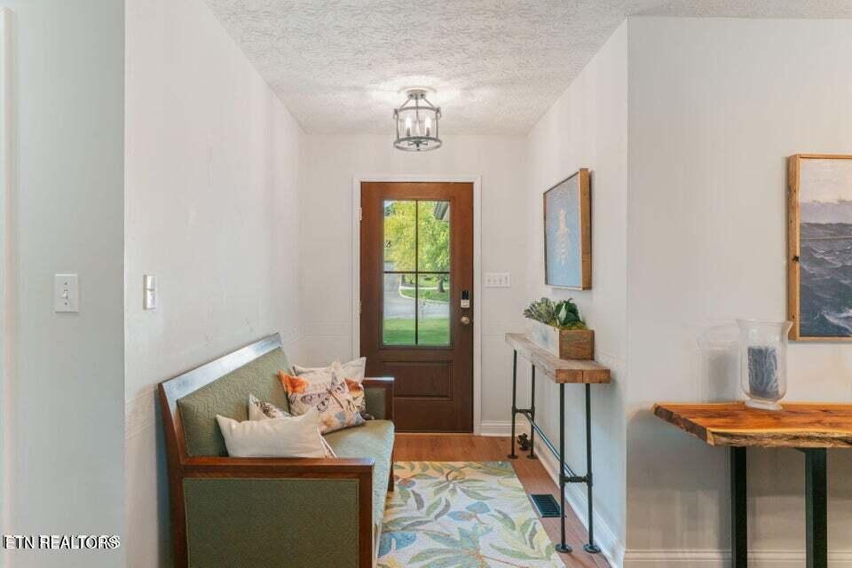 Image 3: Foyer