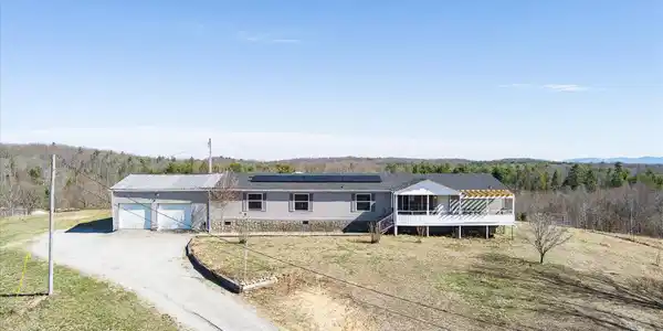 102 Flat Rock Rd