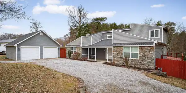 5036 Village Rd
