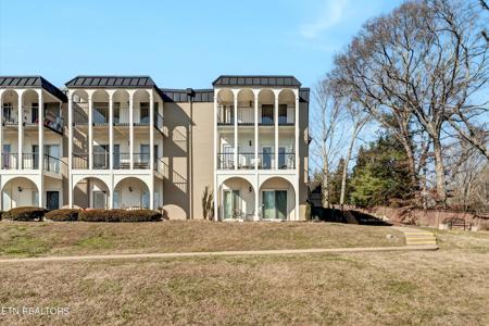5709 Lyons View Pike
