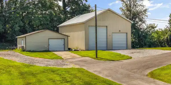 Image 4: 30x50 Detached Garage/Workshop and Shed