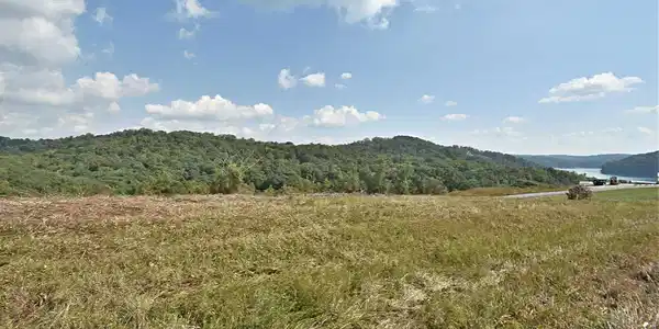 Image 2: Lot 65