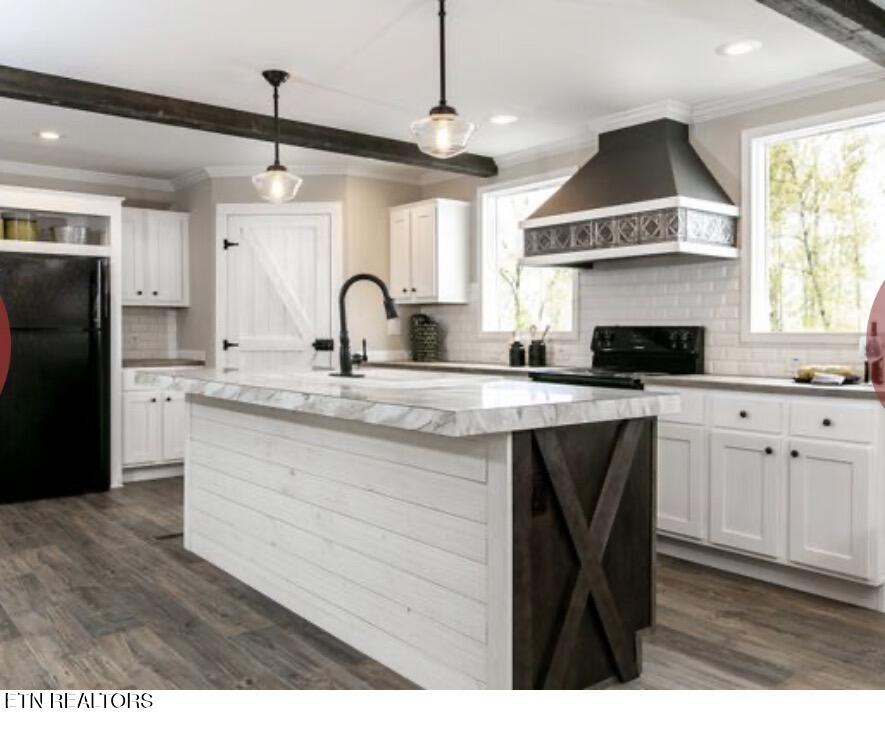 Image 2: Kitchen 1