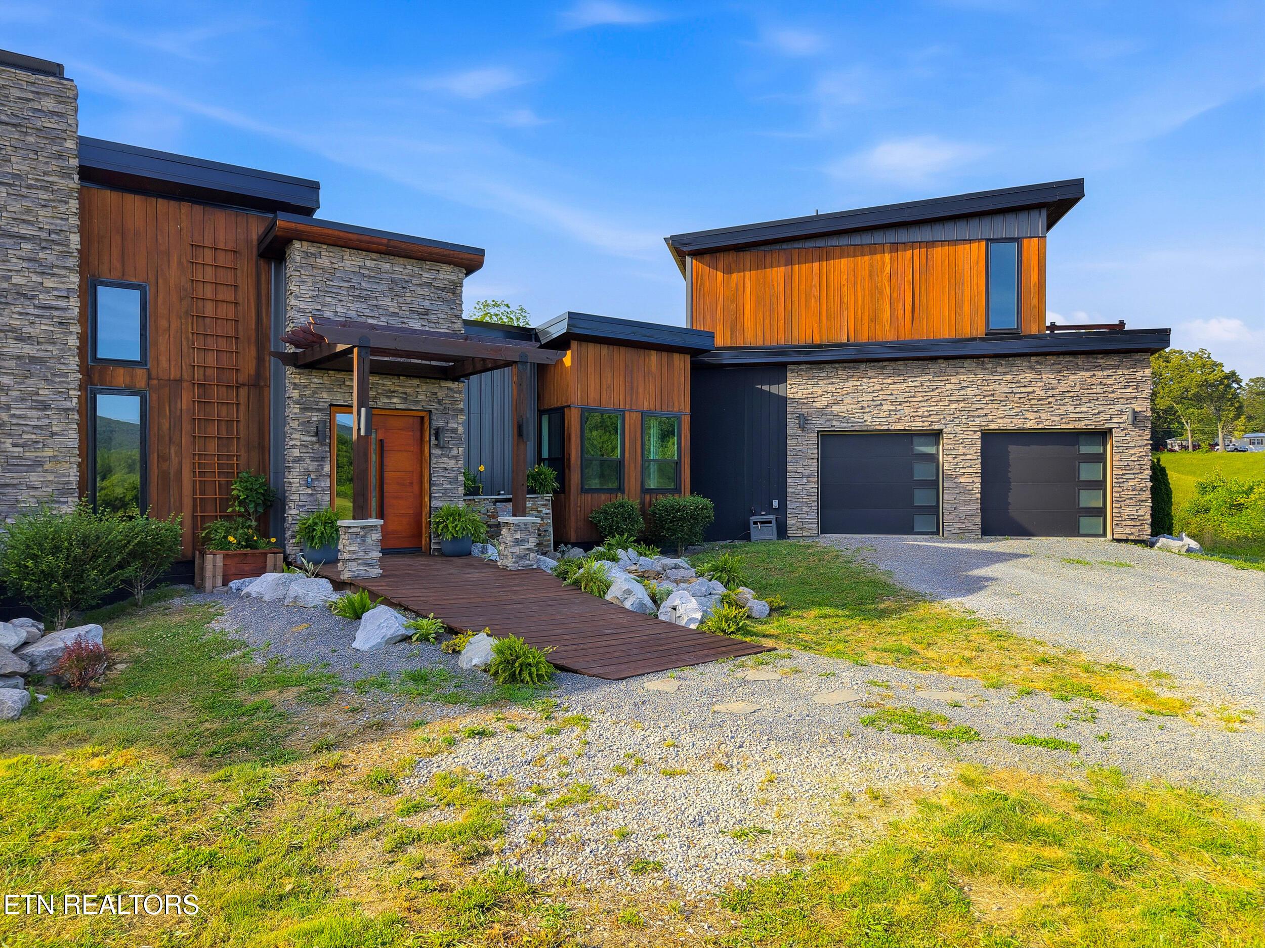 Image 2: 4_lavendar_hills_0003