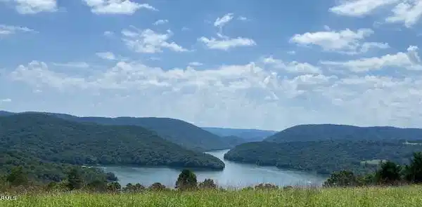 Image 3: Rock Harbor lake view