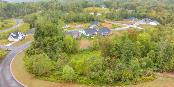 Image 4: 13-web-or-mls-130 Black Oak Drive-12