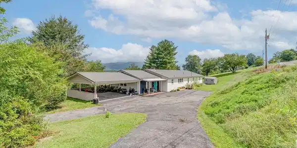 187 Oxford Circle