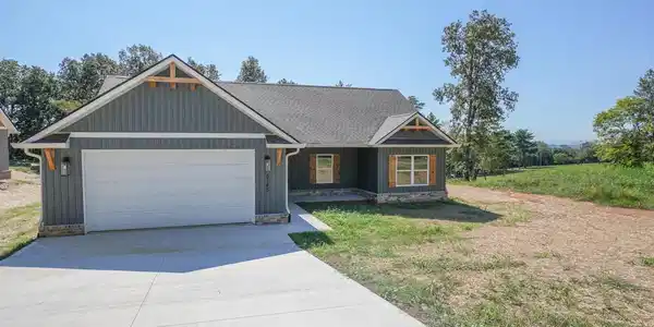 Image 2: 5145 Gregory Rd