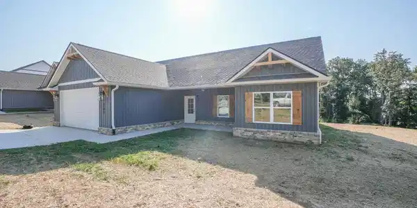 Image 3: 5145 Gregory Rd