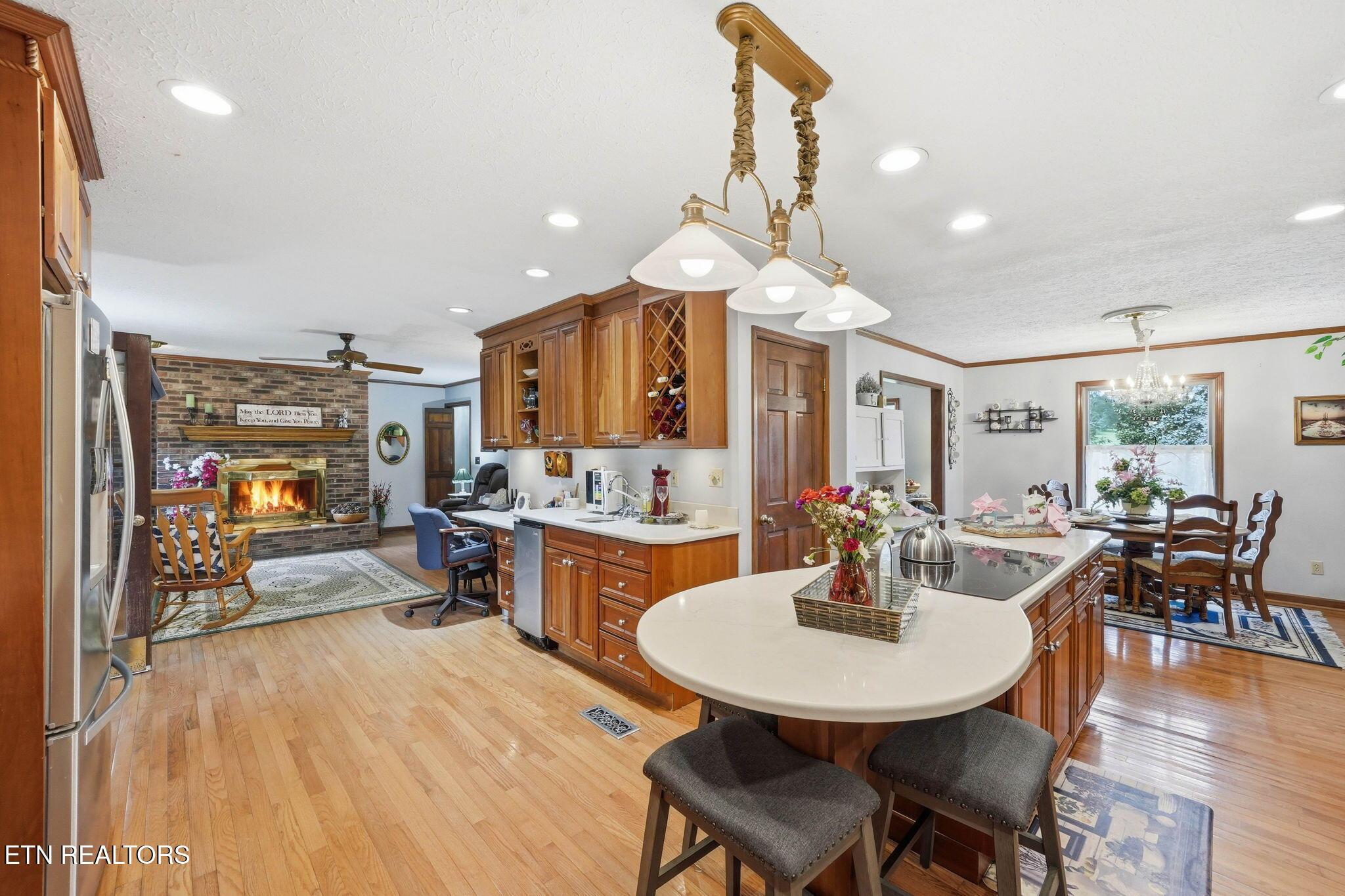 Image 4: Breakfast bar