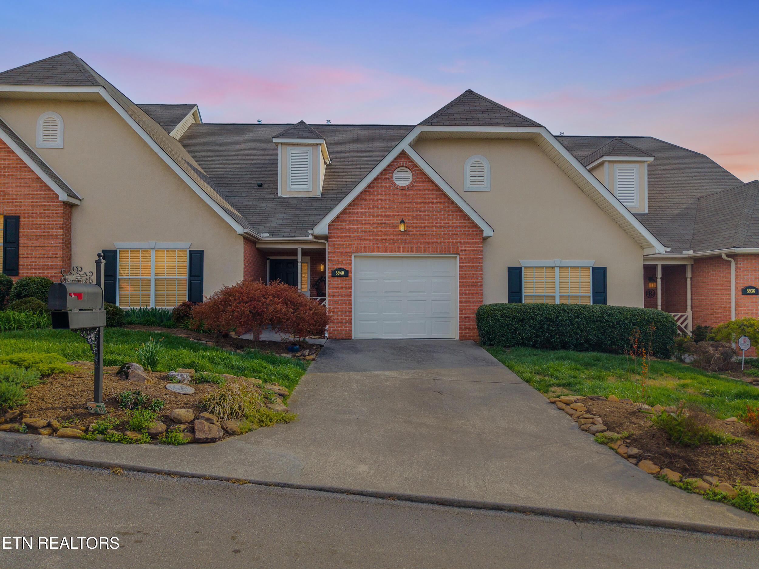 Image 2: 5940_round_hill_ln_0001 - twilight