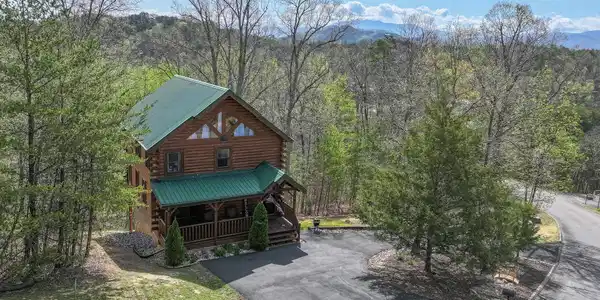 1420 Zachary Thomas Lane