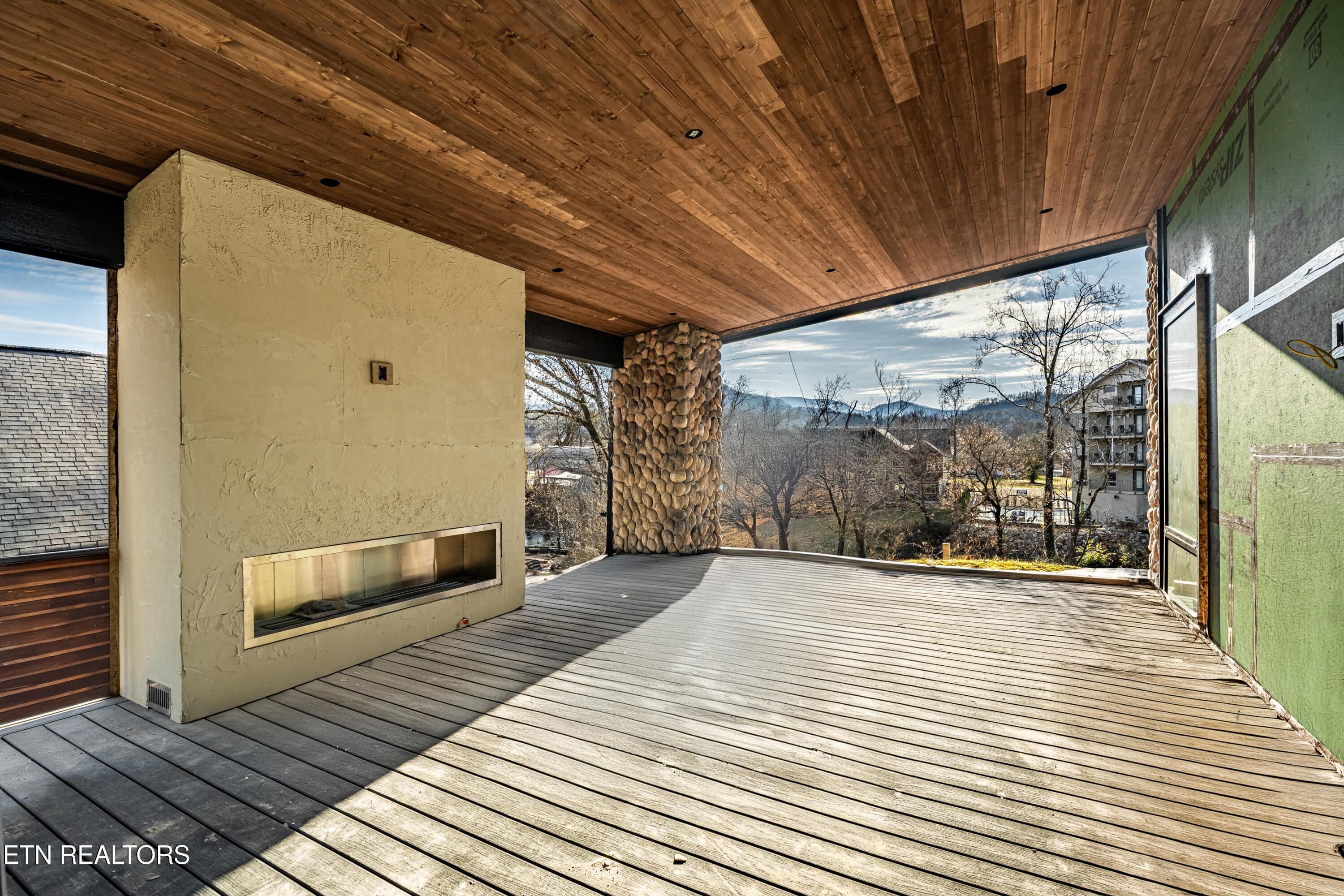 Image 2: DSC04348-HDR