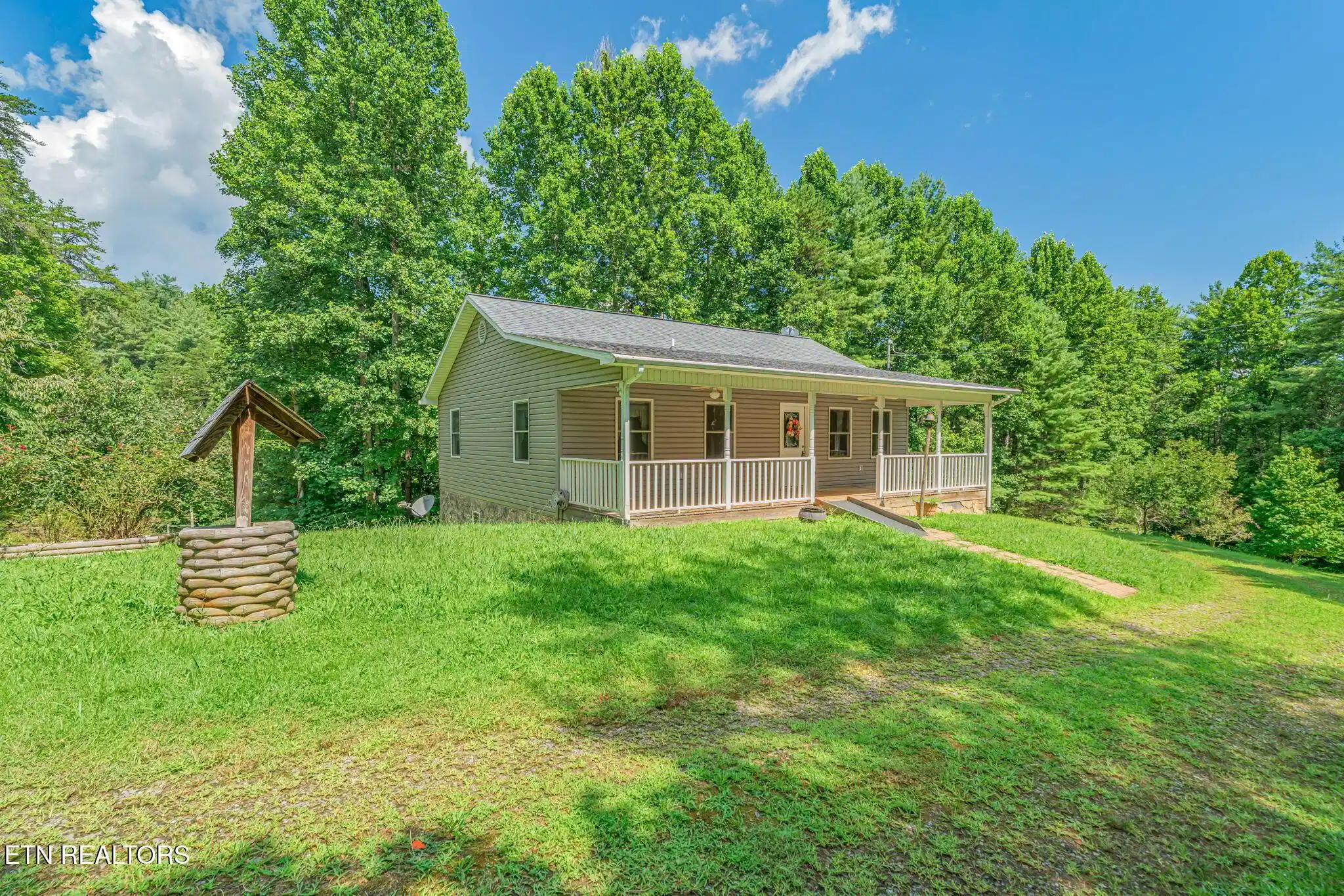 Image 1: 3-web-or-mls-131 Pear Tree Way-6