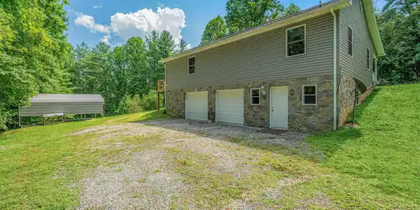 Image 2: 15-web-or-mls-131 Pear Tree Way-16