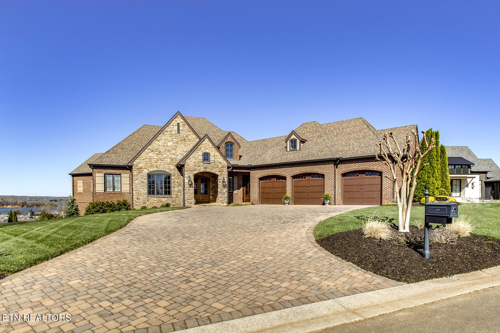 Image 1: 01_SouthernWay_629_Front