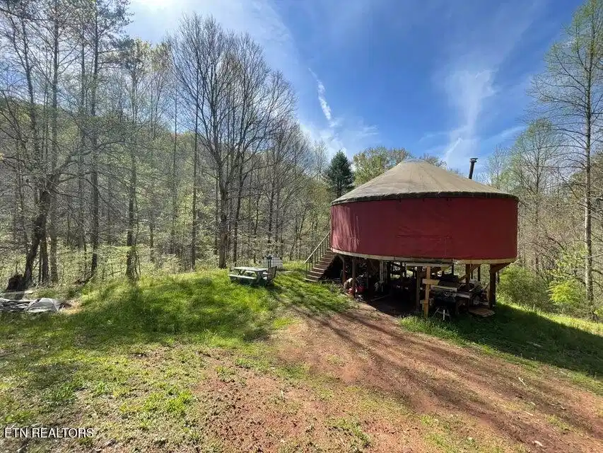 Image 1: Yurt