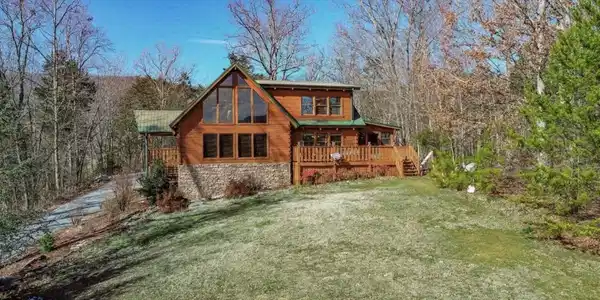 1084 Clearview Drive