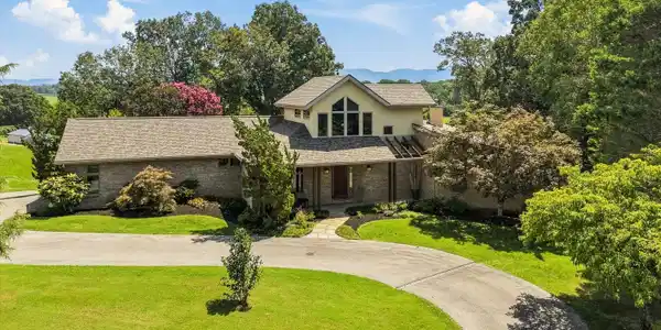Image 2: Front