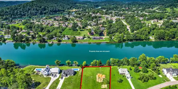 Image 2: 9-web-or-mls-DJI_0128_29_30