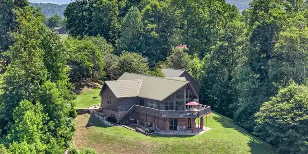 Image 3: 56-web-or-mls-2051 Scenic View Ct_265_TN