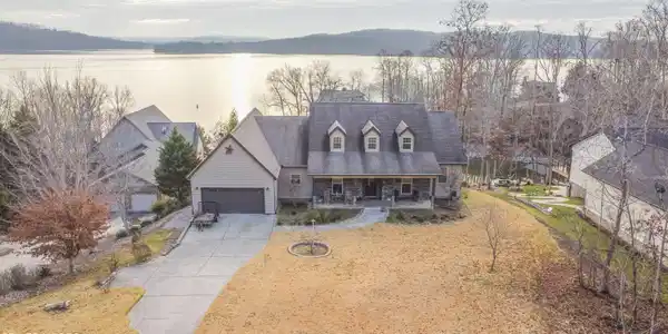 174 Bluegreen Way