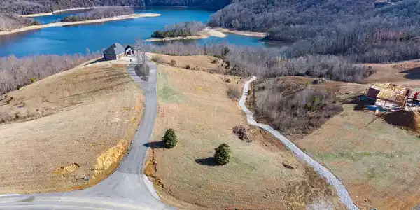 Image 2: 2-web-or-mls-32 Holly Bend Dr_001_TNPC