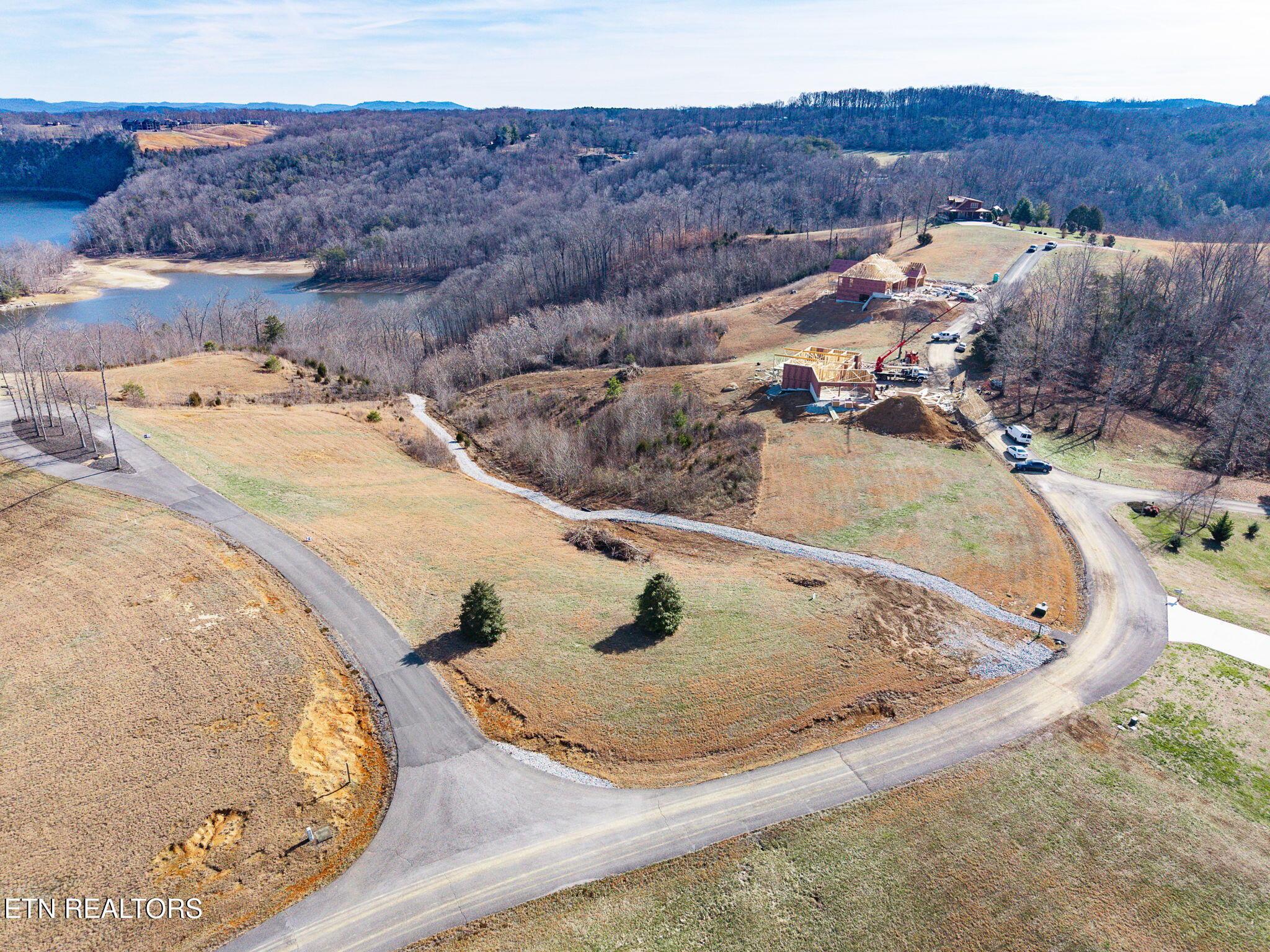 Image 3: 3-web-or-mls-32 Holly Bend Dr_006_TNPC