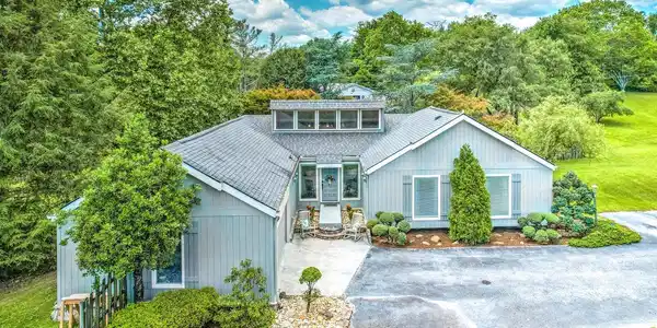 121 Spencer Lane