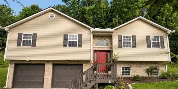 105 Cedar Circle