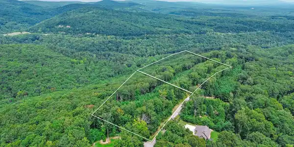 Upper Eagles Nest Rd
