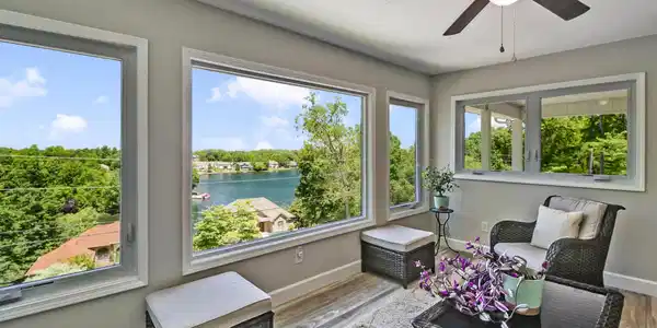 Image 3: Sunroom