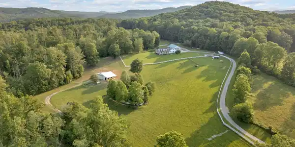 Image 4: 49-web-or-mls-DJI_20250531190745_0881_D