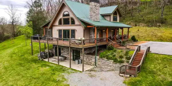 575 E Fork Rd