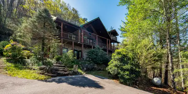 2149 Cascades Court