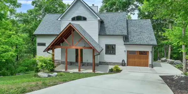 134 Fairway Circle