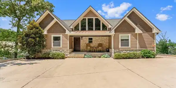 Image 2: 02-Exterior