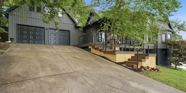 Image 2: 23-web-or-mls-910 Katies Way-3